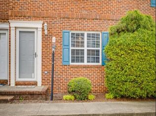 4 Lexington Ct, Johnson City, TN 37615