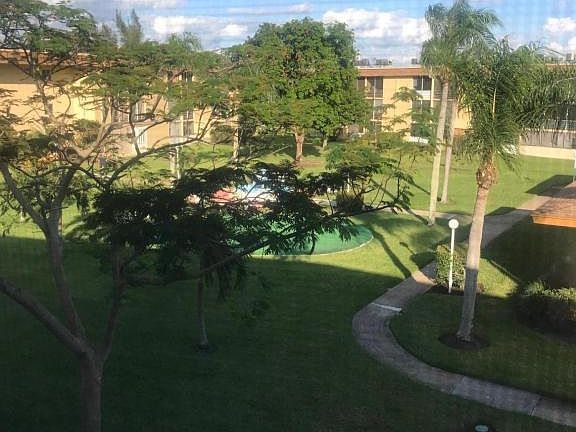 5th image of 500 Village Green Cir W APT 309