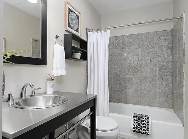5345 Pershing Ave #2B — Photo 8