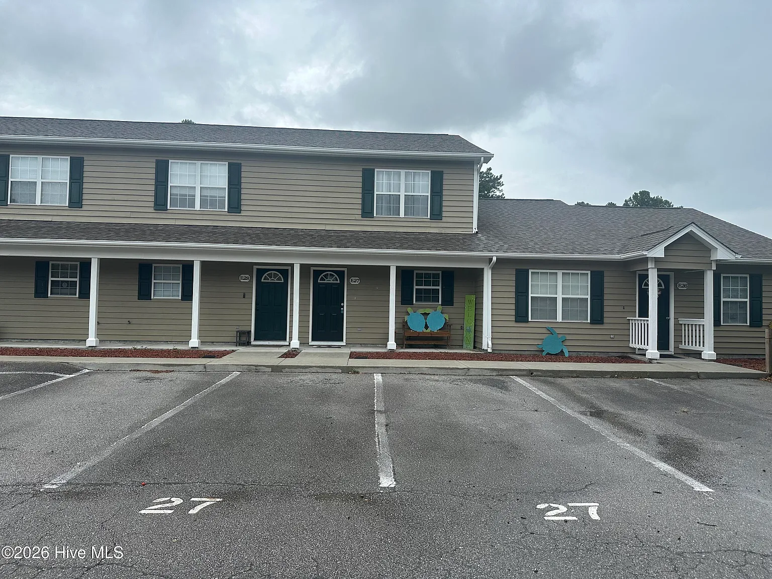 2 bed, 2.5 bath, 1156 sqft, $1,600 — Photo 2