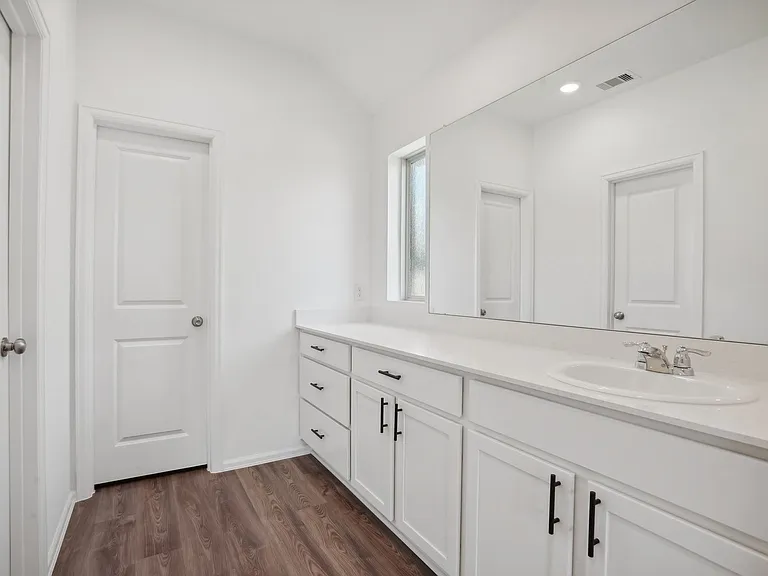 7807 Eagle Creek Ln — Photo 12