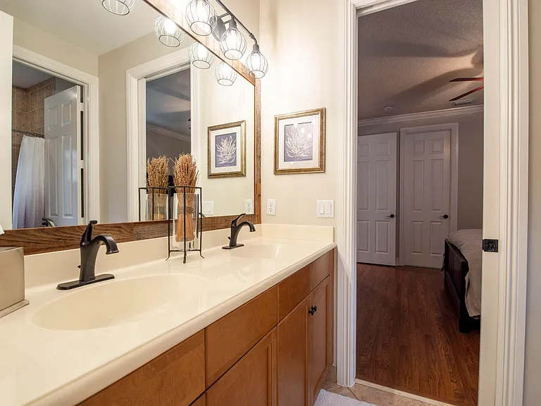 8801 Wellington View Dr — Photo 33