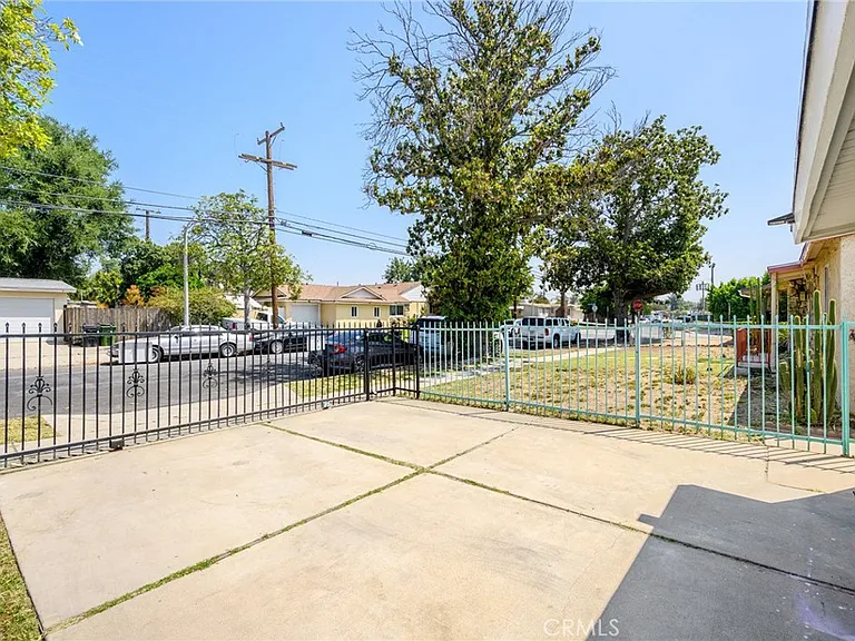 13840 Community St — Photo 21