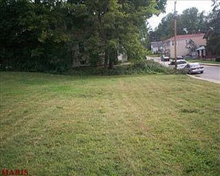 2nd image of 335 Adams St