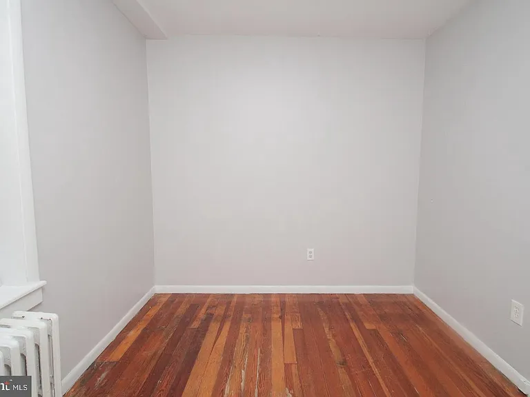 1819 Bainbridge St #1 — Photo 10