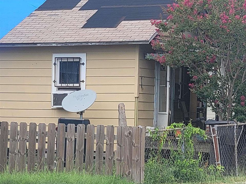 1st image of 921 N 8th Ave