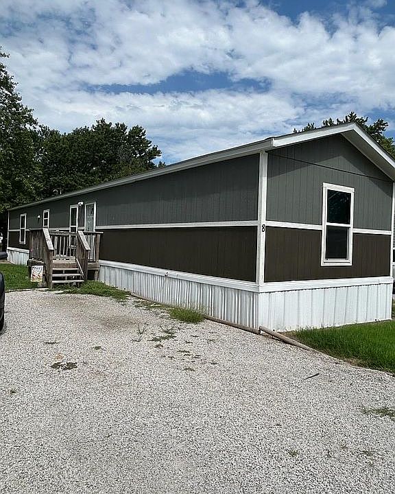 1st image of 300 W Albert St Lot 8
