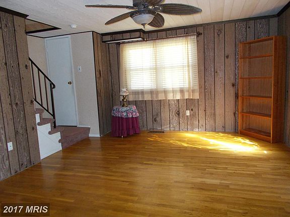 Living Room w/Hardwood Floors