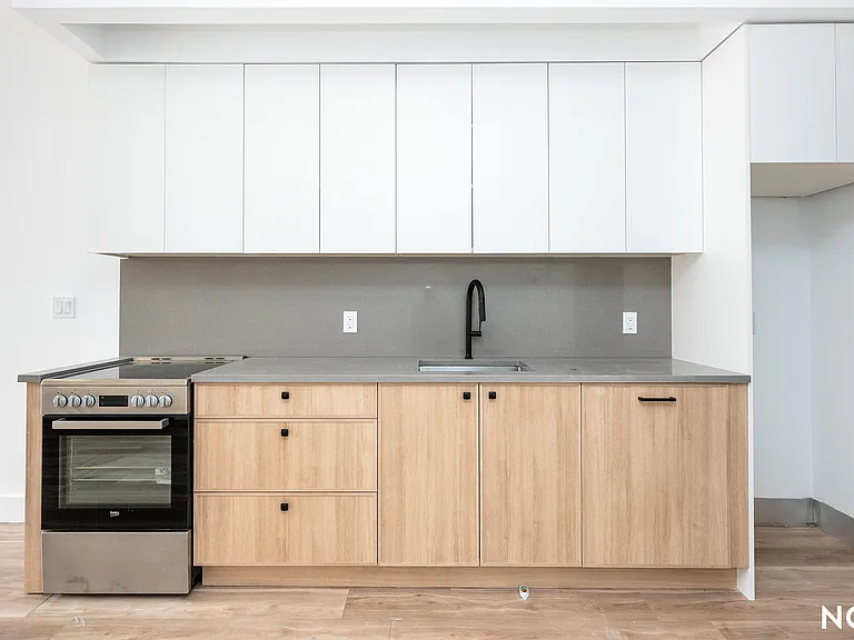 303 Wythe Ave #207 — Photo 2