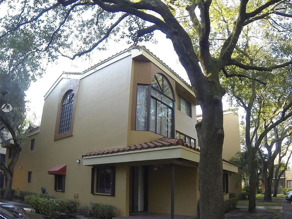1st image of 15499 Miami Lakeway N #N