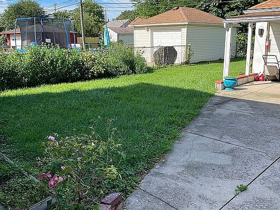 3rd image of 6839 Theisen St