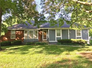 8005 E 129th Ter, Grandview, MO 64030