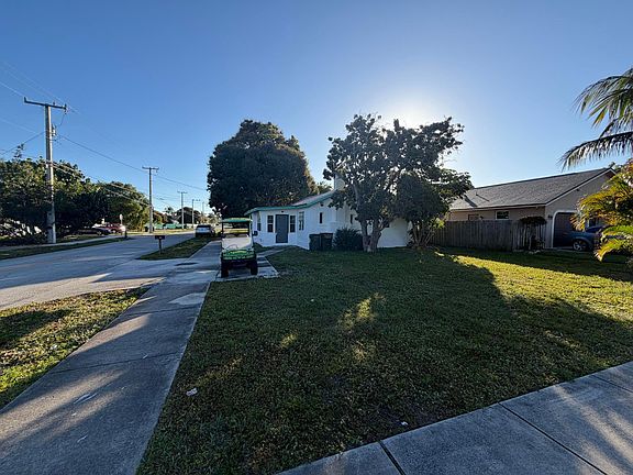 3rd image of 520 NW 3RD Street