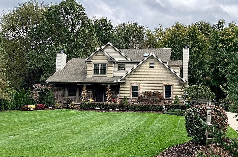 2nd image of 2107 Chimney Ridge Dr