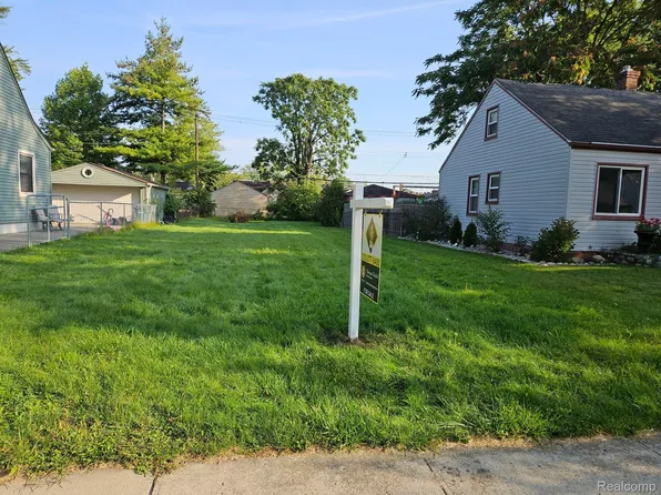 24350 Penn St, Dearborn, MI 48124