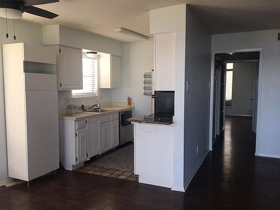 Corner unit with windows on three sides, and plenty of light.