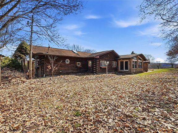 2nd image of 331 Martin Rd S