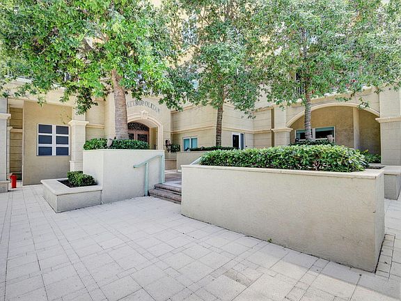 2nd image of 403 S Sapodilla Ave APT 214