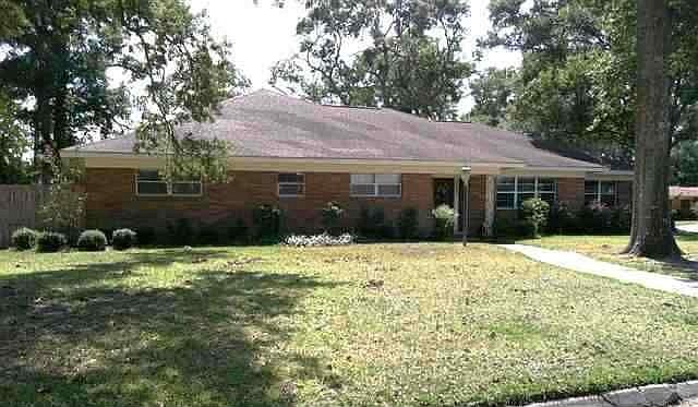 1st image of 3695 Crestwood Dr