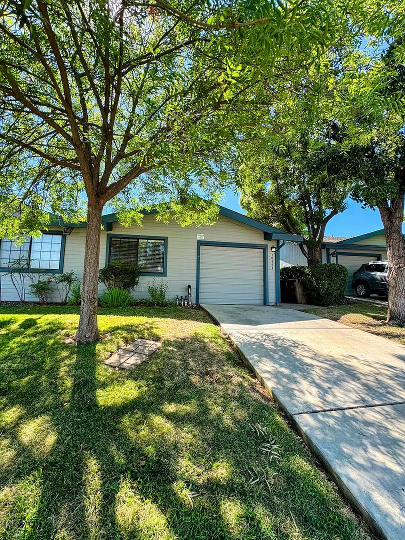 Adorable 2 bedroom 1 Bath Unit for Rent — Photo 1
