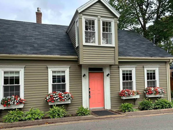 66 Main St, Liverpool, NS B0T 1K0