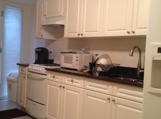 25-15 33rd St, Astoria, NY 11103