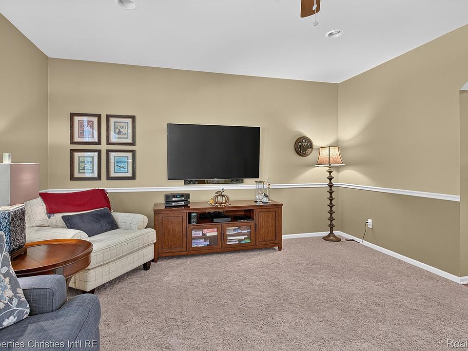 47848 Lindenhurst Blvd, photo 10