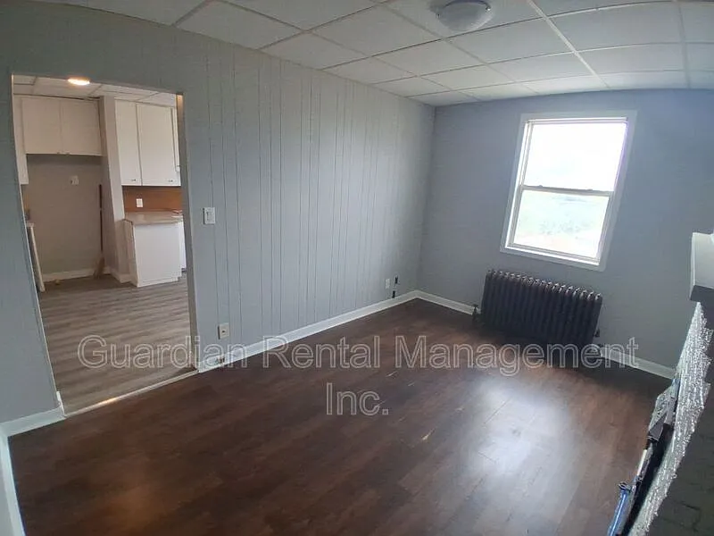 2 bed, 1.0 bath, $1,700 — Photo 4