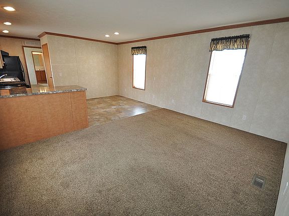 3rd image of 22 N Hiawatha Cir