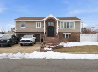 101 Jetmore Place, Massapequa, NY 11758