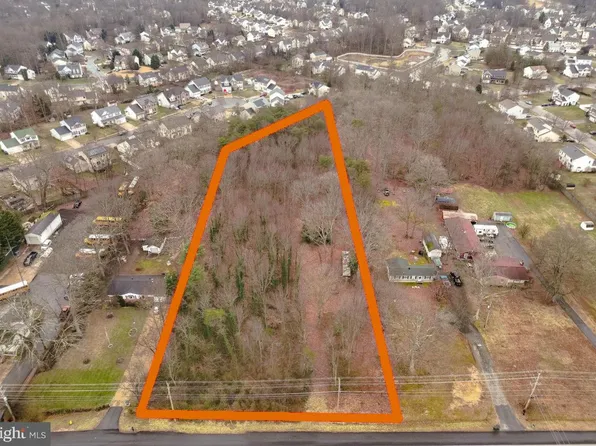 10515 Berry Rd, Waldorf, MD 20603