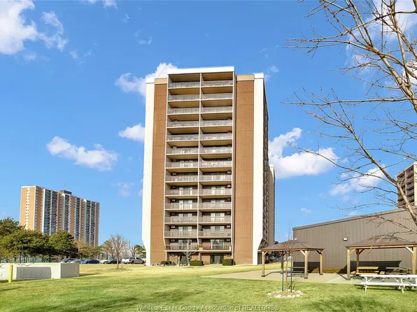9099 Riverside Dr E #1023, Windsor, ON N8S 4R1