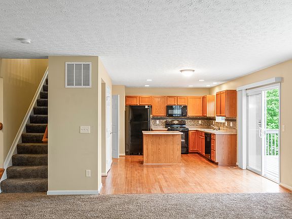 5th image of 2748 Pebble Creek Way