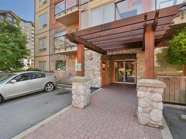 825 Goldstream Ave #102, Langford, BC V9B 0C3