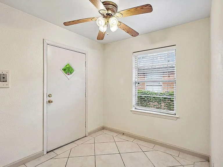 6401 Rowan Ln — Photo 6