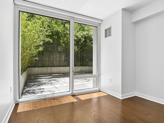 4th image of 400 W 113th St APT 104