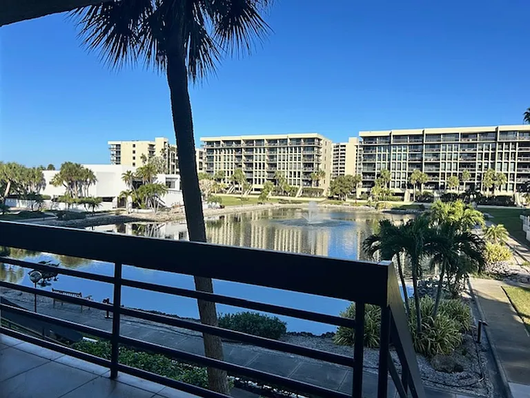 1095 Gulf Of Mexico Dr #104 — Photo 10