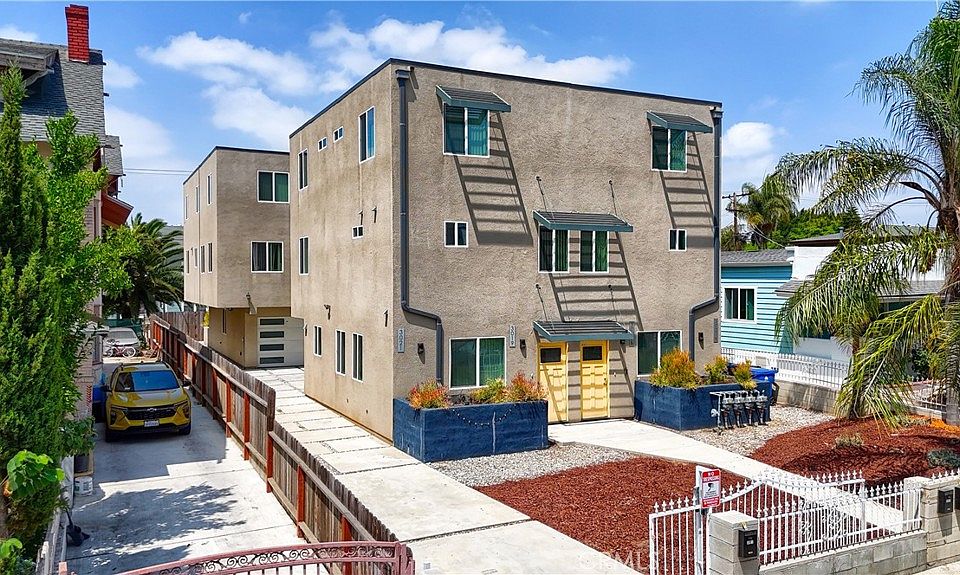 1st image of 3019 S Raymond Ave #1/2