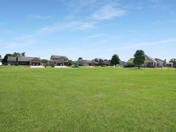 1705 W Fieldstone St, Chillicothe, IL 61523