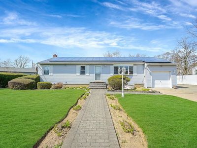 77 Winchester Drive, Lindenhurst, NY, 11757