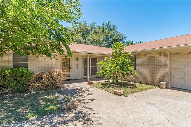 1st image of 4426 Mary Lou Ln