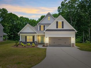 1711 Brandywine Dr, Clemmons, NC 27012