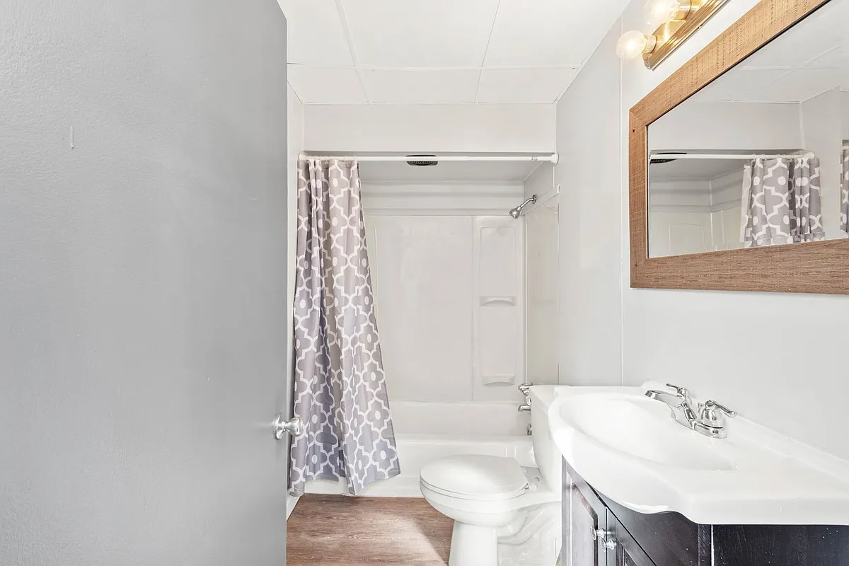 Building Photo - Realty Avenue Townhomes