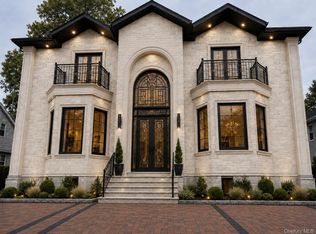 101 Forest Road, Valley Stream, NY 11581