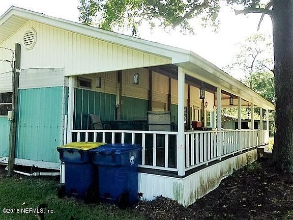 Left side of porch on MH