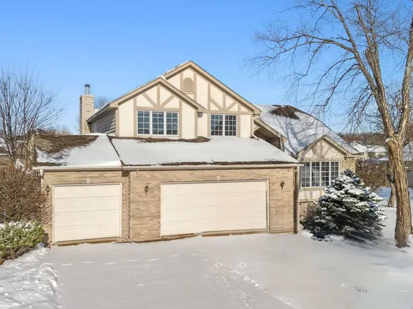 1595 Blackhawk Lake Dr, Eagan, MN 55122