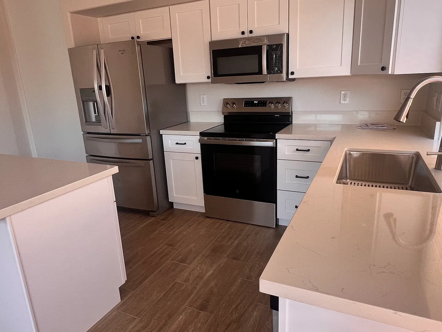 3 bed, 1655 sqft, $2,400 — Photo 4