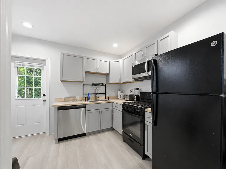 1711 N Willington St — Photo 3