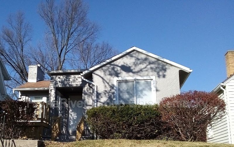 1st image of 139 E Maplewood Ave
