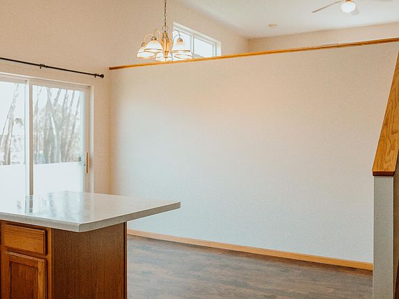 Kitchen & Dining Area (12'x14')